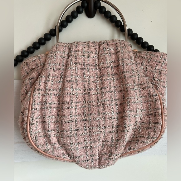 CHANEL Bag Boucle Tweed Pink Lagerfeld Runway Coco CC Purse Vintage HOST PICK - Picture 2 of 8